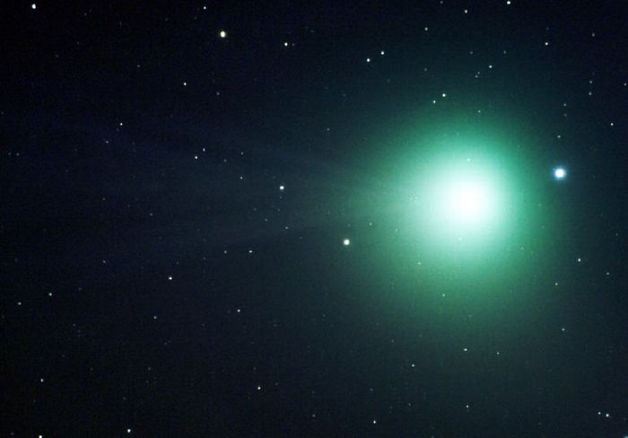 Comète C/2004 Q2 Machholz