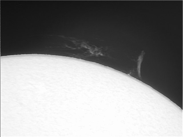 Prominence in  2011.06.10 5:20~6:00 UT